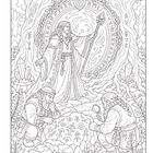 Runen umgeben einen Zauberer vor einem mystischen Portal. Zwei Zwerge studieren ein mit Runen übersätes Amulett.