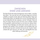 ZWISCHEN ENDE UND ANFANG. Text über Jahreswechsel mit Reflexion und Hoffnung. Unten rechts florales Motiv.