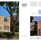 "CANVAS HOUSE, TORONTO, CANADA." Zwei Bilder eines modernen Hauses mit gemusterter Fassade, umgeben von Bäumen.