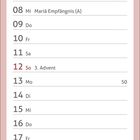 Kalendarium von Dezember. Sitzbank, Laterne, schneebedeckter Garten. Rustikales Holz-Weihnachtsbaum aus Zweigen.