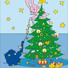 Illustration: Ein rosa Hase dekoriert einen Weihnachtsbaum mit einem blauen Elefanten.