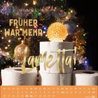 "Früher war mehr Lametta." Ein Baum mit Lametta, Toilettenpapierrollen und ein leuchtender Ball darauf. Unten Kalender für Dezember 2027.