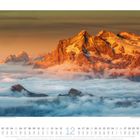 Kalenderblatt mit Bergen der Berner Alpen im Nebel. Kalendermonate und Tage sind am unteren Rand in Zahlen dargestellt.