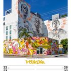 FEBRUAR. 22 MO, 23 DI, 24 MI, 25 DO, 26 FR, 27 SA, 28 SO. 

Fassade mit großflächigen Porträts und Rose bemalt.