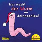 „Was macht der Wurm an Weihnachten?“ Ein rosa Wurm trägt eine rote Weihnachtsmütze.