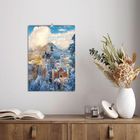 Ein Kalender mit "Bayern" und "2024", zeigt ein winterliches Schloss vor verschneiten Bergen, hängt über einem Holzregal.