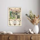 "Bauernkalender für das Jahr 2027" auf einem Kalender an der Wand. Daneben stehen Bücher und eine Vase mit Trockenblumen.