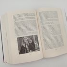 Zweiseitiges Buch mit Text über Zombie-App und eine Abbildung darunter. Seitenzahlen: 654 und 655.