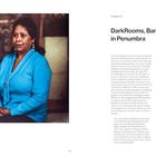 Texte: "Chapter VI", "DarkRooms, Barragán in Penumbra". Links Porträt einer Frau vor Bücherregal.