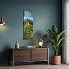 Der Text "TERRA" steht oben auf einem Kalender. Darunter ist ein Bild von Reisterrassen mit einem Berg.