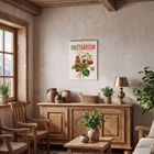 Text: „OBSTGARTEN“. Illustration eines Erdbeerstrauchs an der Wand. Rustikale Holzmöbel, Pflanzen und Berge im Hintergrund.