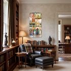 „Lust am Lesen“ steht auf einem Kalender. Ein eleganter Leseraum mit Lederstuhl, Büchern und Statuen.