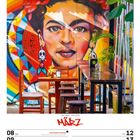 Kalender: Woche 10, März 2027: 8.-14. Bemaltes Wandbild mit Porträt und bunten Mustern.