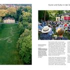 "Kunst und Kultur in der Schlossanlage" oben rechts. Links eine große Wiese mit geschwungenem Pfad vor einem Pavillon. Rechts eine Freiluftveranstaltung mit Publikum.