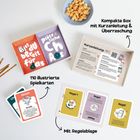 "Bist du bereit für das?" und "Plötzliche Chaos?" auf Spielkartenschachteln. 110 illustrierte Karten. Kurz- und Regelanleitung. Snacks.