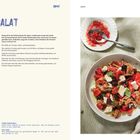 "Dakos-Salat" Rezept für 4-6 Personen. Zutatenliste links, Zubereitungstext mittig. Rechts Teller mit Dakos-Salat.