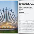 Text: Reggio Emilia AV - Mediopadana Station, Reggio Emilia, Italy. Details über Standort, Fläche, Länge, Kosten.

Links: Foto eines Bahnhofs mit fächerförmiger Architektur.