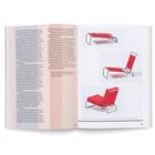 Links ein längerer Text auf Englisch. Rechts drei Fotos von einem roten Stuhl mit Stahlrahmen, aus verschiedenen Blickwinkeln.