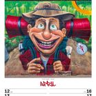 APRIL, KW15/2027. Ein Cartoon-Mann mit Hut und Rucksack in leuchtenden Farben lächelt breit an einer Wand.