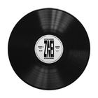 Text in der Mitte: "KITSCHKRIEG ZWEI," "SEITE A," "33RPM," "STEREO." Schwarze Vinyl-Schallplatte mit weißem Label.