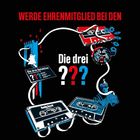 "Werde Ehrenmitglied bei den Die drei ???" in roten und weißen Buchstaben. Illustrationen von Kassetten und Symbolen.