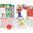 Mehrere Seiten mit Anleitungen, Rätseln und Spielen. Ein Kind in Superhelden-Kostüm ist als Illustration abgebildet.