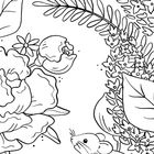 Eine Illustration zeigt eine Biene, Blumen und Blätter um eine kleine Maus.