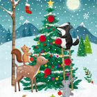 Illustration: Ein Dachs dekoriert einen Weihnachtsbaum im Schnee mit Hilfe eines Rehs, Eichhörnchens und Hasen.