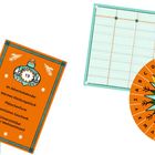 Zwei Karten: "24" und "Das Beste an Weihnachten". Eine Drehscheibe mit Buchstaben. Ein leerer Kalender mit Linien.