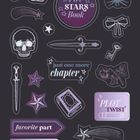 Texte: Five Stars Book, just one more chapter, PLOT TWIST, favorite part, plot twist, cute moment, in my reading era.  
Illustration: Sticker im Retro-Stil mit Schwert, Schädel, Buch und Schleife.