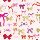Verschiedene farbige Schleifen auf hellem Hintergrund in Rot, Pink, Lila und Gold.