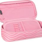 Der Text auf einem Etikett lautet "smapp". Es ist ein rosa Etui mit Reißverschluss, Netztasche und Gummihalterungen.