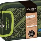 Text: "smaepp by Brunnen", "Mit Stifterampe", "Platzsparendes Format". Dunkles Mäppchen mit Reifenmuster und blauem Auto-Patch.