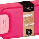 Vorderseite eines pinken Etuis mit Texten wie "mit Stifterampe" und "platzsparendes Format" sowie "smaepp by Brunnen".