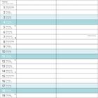 APRIL. Zwei Personen tauchen im klaren Wasser mit bunten Fischen. Darunter ein Kalender mit Wochentagen und Daten.