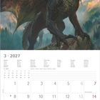 03/2027, mit Wochentagen in verschiedenen Sprachen. Drache vor Schloss in bergiger Landschaft.