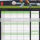 MÄRZ, Vorjahresabbildung, Rocco Reitz *29.05.2002, Kalender mit Spielfeldern, Fußballspieler in grünem Trikot auf dem Feld.