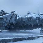 Auf einem schneebedeckten Feld steht ein futuristisches Raumschiff mit der Aufschrift "62269" und "USSF".