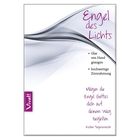 „Engel des Lichts“, handgefertigtes Glas, Zinnrahmung. „Mögen die Engel Gottes dich begleiten.“ Links violettes Vivaldi-Logo.