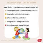 Zwei Kinder halten gemeinsam einen Globus. Oben Texte: Gemeinsamkeiten entdecken, Vorurteilen vorbeugen, Toleranz stärken.
