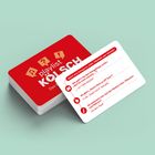Spielkarten mit "playlist KÖLSCH". Fragen zu Kategorien und kölschen Begriffen. Ein Stapel auf hellem Hintergrund.