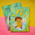 Buchcover mit "Their Name Is A" und "Alex", zeigt Kind unter Wasser mit gelben Fischen und Algen in leuchtenden Farben.