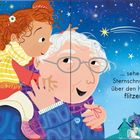 „… sehe ich Sternschnuppen über den Himmel flitzen!“ Ein Kind auf dem Rücken eines älteren Mannes, bunter Nachthimmel.