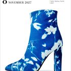 8 MONDAY NOVEMBER 2027. Blauer Stiefel mit weißem Blumenmuster im Cyanotypie-Stil, entworfen von Amber Ambrose Aurele.