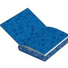 Ein aufgeschlagenes Buch mit blauem Einband, verziert mit floralen Mustern in dunklem Blau und rosa Akzenten.