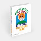 "Art in Nature: Rowdy Meadow Sculpture Park" in bunten Buchstaben auf Buchcover. Illustration mit Vogel.