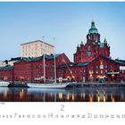 "Helsinki, Uspenski Kirche am Hafen." Szenische Ansicht eines roten Backsteingebäudes mit Kuppeln am Wasser.