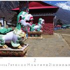 "Buddhistisches Kloster, Tengboche" und die Zahlen 1 bis 28 unten. Mehrere bunte Löwenstatuen vor einem Kloster.