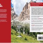 Links steht: "Our Guides. Your Stories." und erklärt die Vorteile von Lonely Planet. Rechts: Tipps für Reisen außerhalb der Saison. Im Hintergrund Berge und eine Seilbahn.