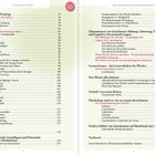 Linke Seite listet Trainingsmethoden für Pferde wie Malen und Zirkuslektionen; rechte Seite behandelt Pferdeverhalten und Enrichment.